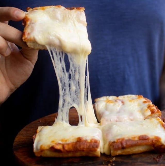 "Che" Pizza.